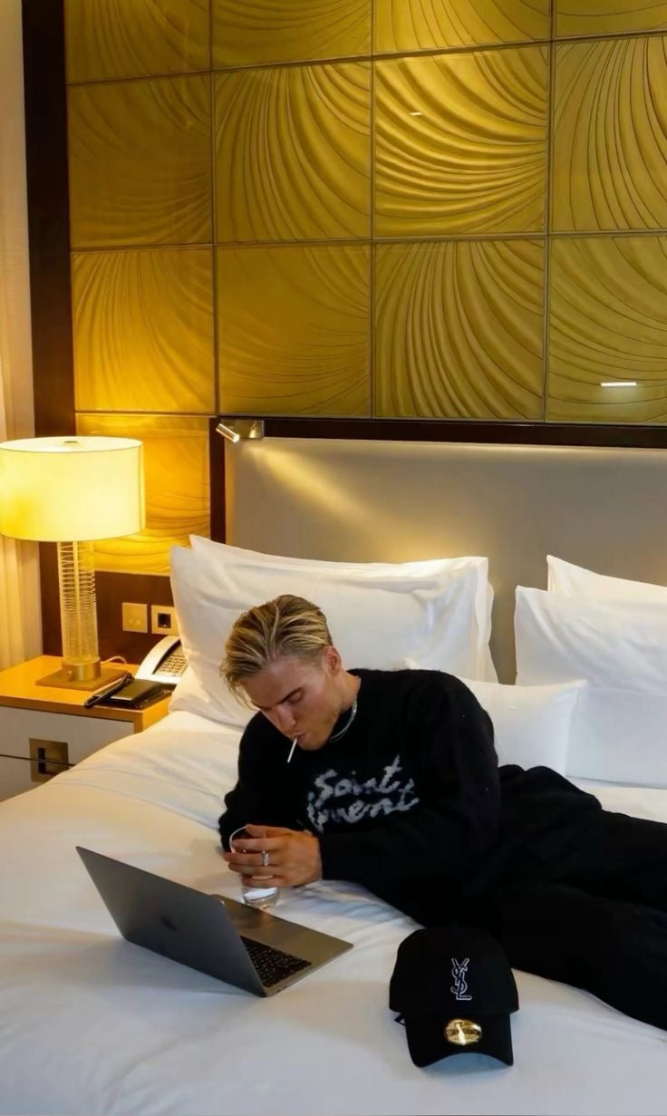 Monaya Premium Sweatshirt